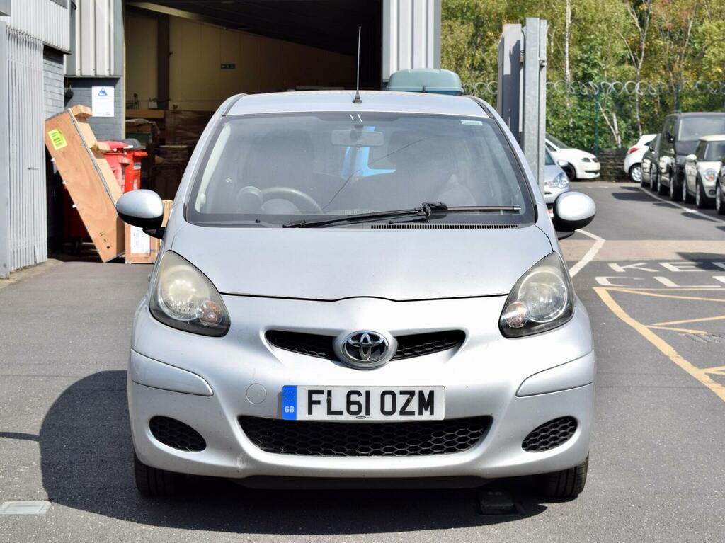 Toyota Aygo 1.0 Vvt-i Ice Euro 5 Silver #2