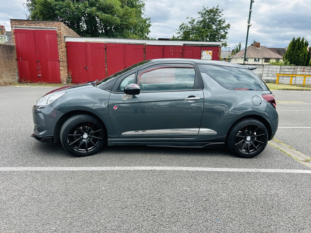 DS DS 3 1.2 Puretech Performance Line Hatchback SX17FEV Grey #6
