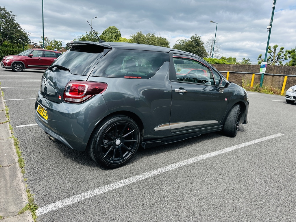 DS DS 3 1.2 Puretech Performance Line Hatchback SX17FEV Grey #3