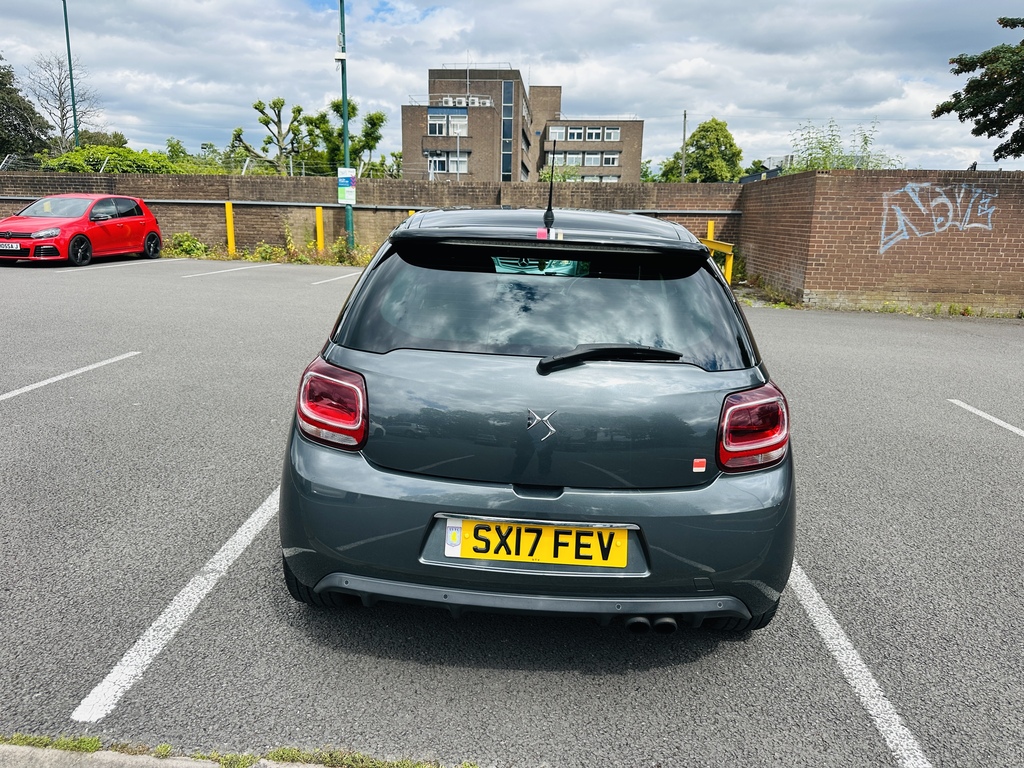 DS DS 3 1.2 Puretech Performance Line Hatchback SX17FEV Grey #4