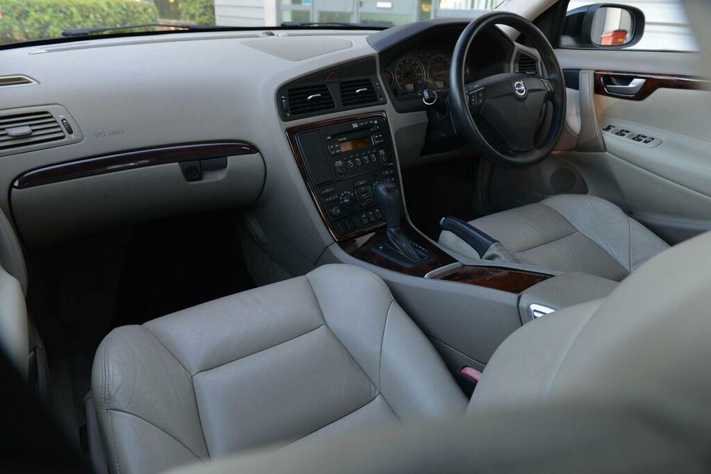 Volvo S60 2.0T Se Lux Black #2