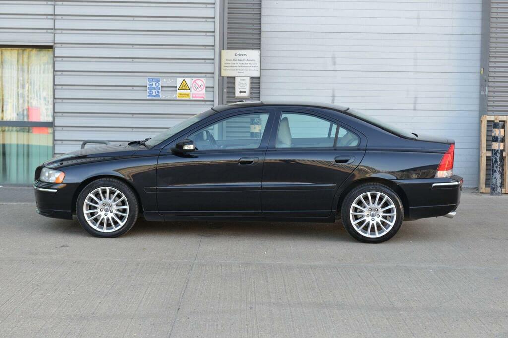 Volvo S60 2.0T Se Lux Black #4