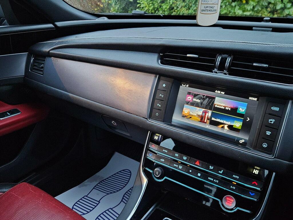 Jaguar XF 2.2D R-sport Black #16