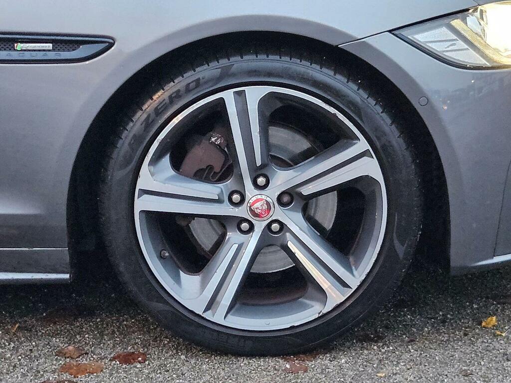 Jaguar XF 2.2D R-sport Black #35