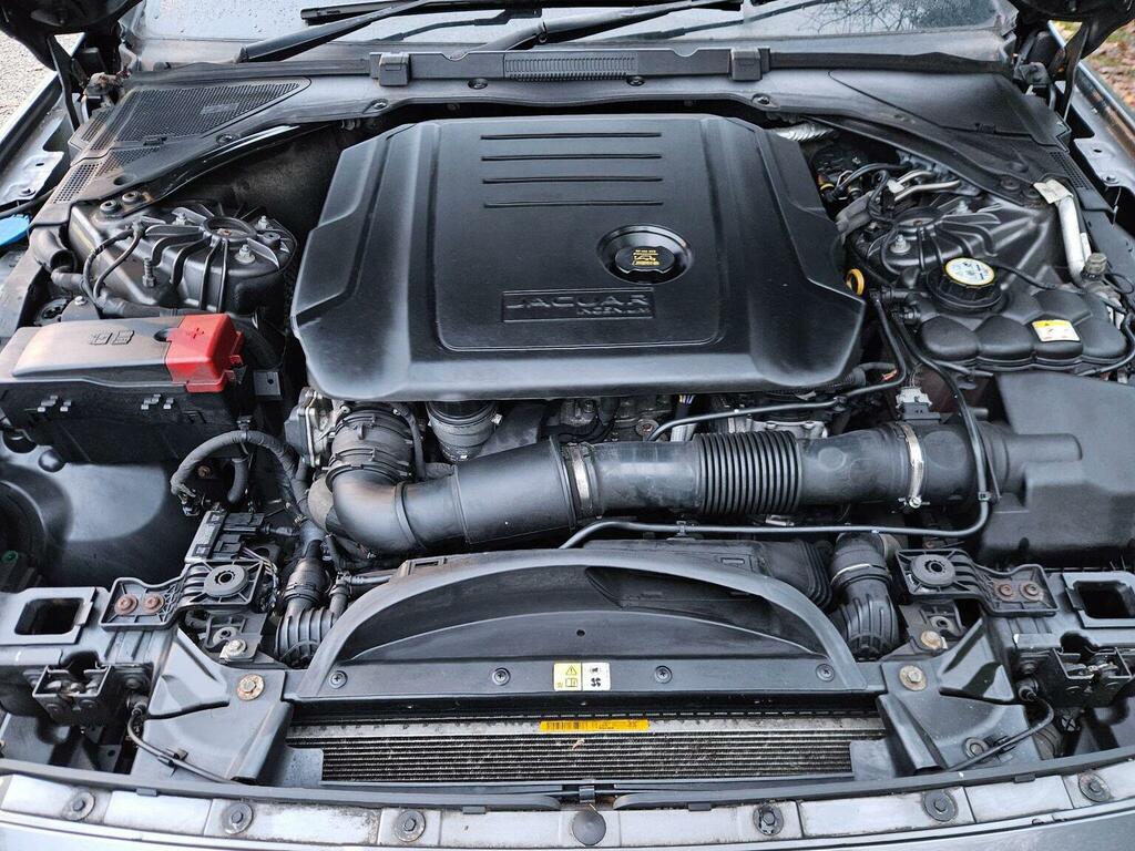 Jaguar XF 2.2D R-sport Black #34