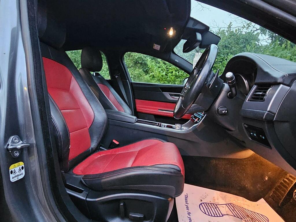 Jaguar XF 2.2D R-sport Black #10