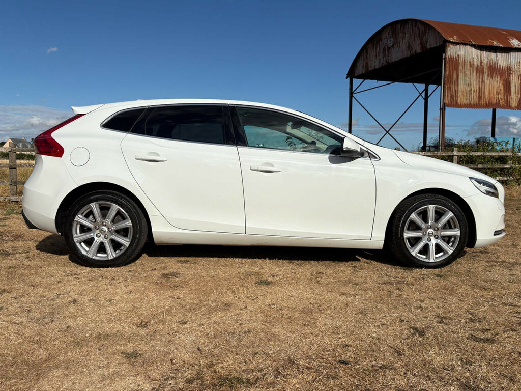 Volvo V40 T2 122 Momentum Nav Plus Geartronic Silver #9