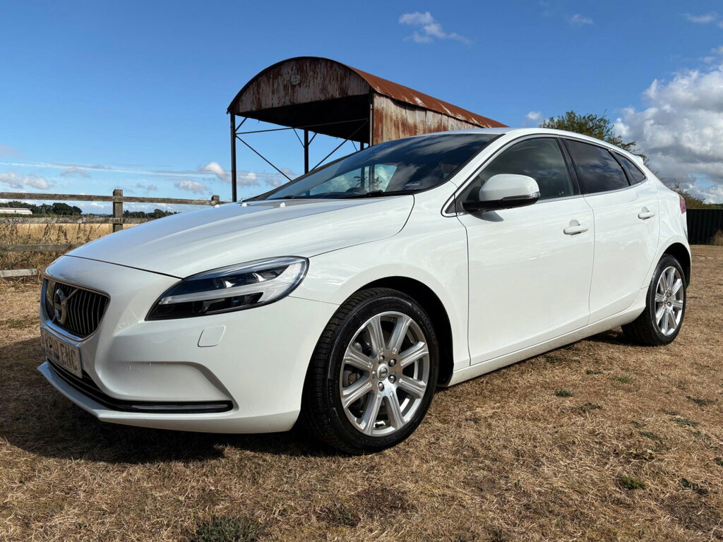 Volvo V40 1.5 T3 Inscription Euro 6 Ss White