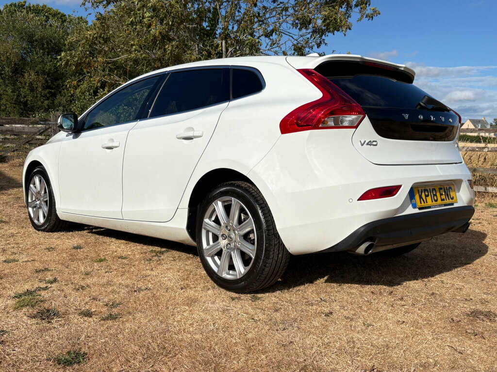 Volvo V40 1.5 T3 Inscription Euro 6 Ss White #6