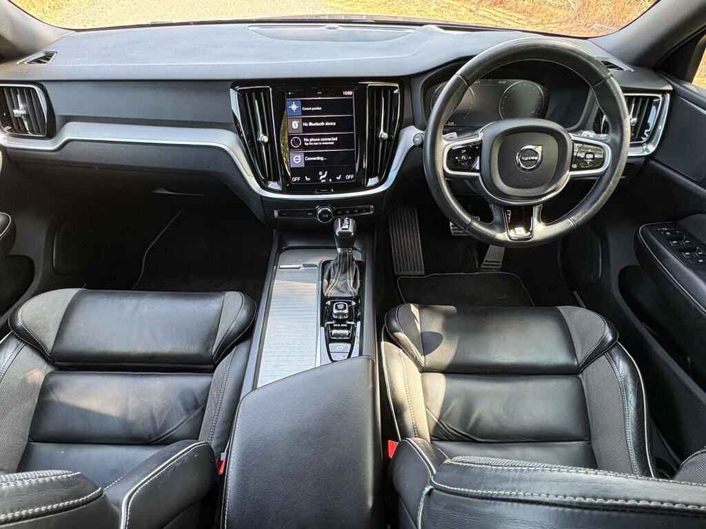 Volvo V60 2.0 T5 R-design Pro Euro 6 Ss Black #2