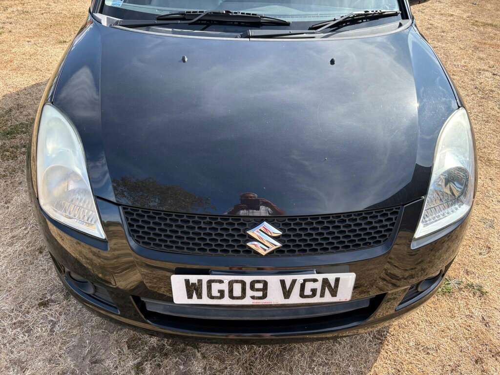 Suzuki Swift 1.5 Glx Black #4