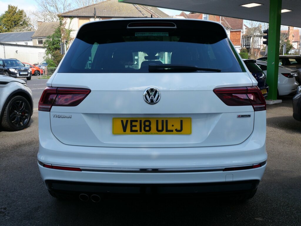 Volkswagen Tiguan 2.0 Tdi R-line Dsg 4Motion Euro 6 Ss VE18ULJ White #5