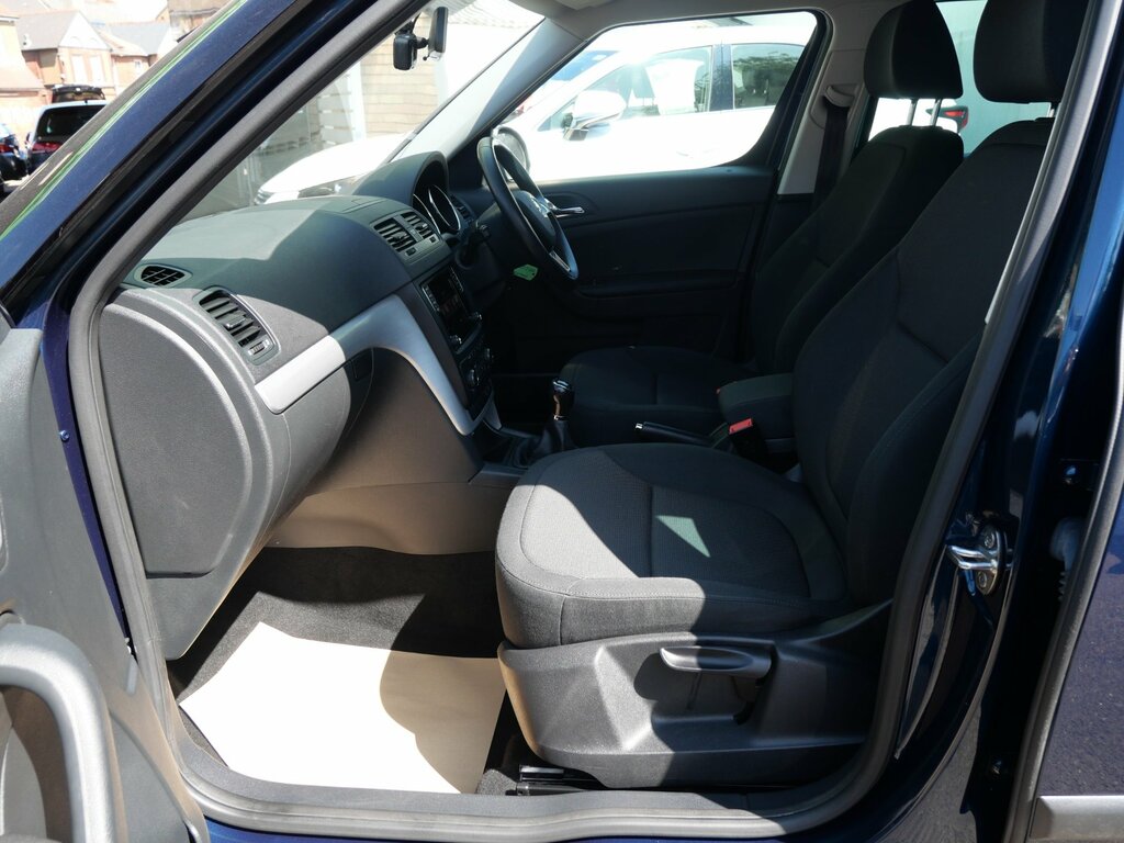Skoda Yeti 2.0 Tdi Laurin Klement Beige #12