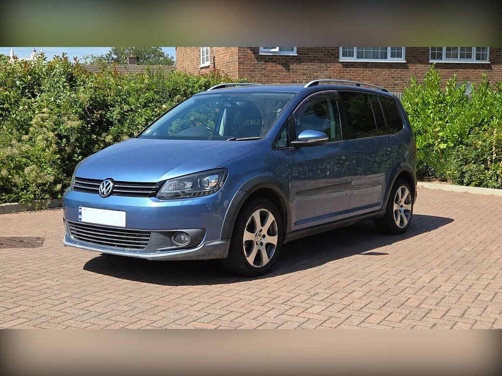 Volkswagen Touran Cross 1.4 Tsi Dsg 7 Seats Blue #4