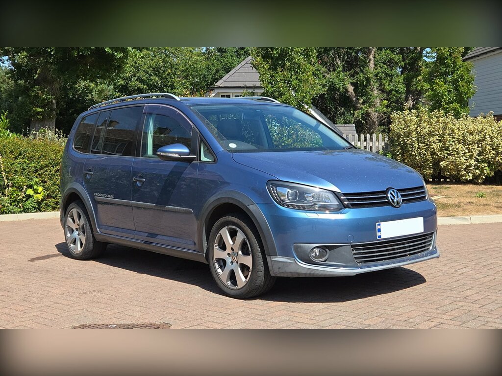Volkswagen Touran Cross 1.4 Tsi Dsg 7 Seats Blue