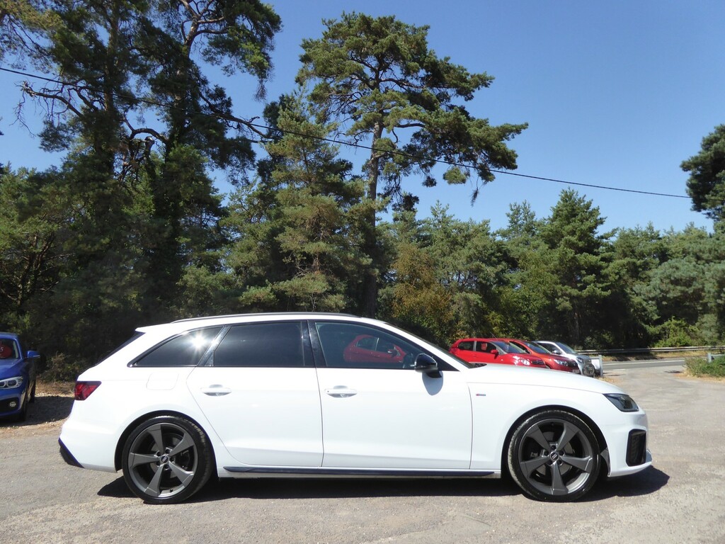Audi A4 Avant 2.0 Tfsi 35 Black Edition White #3