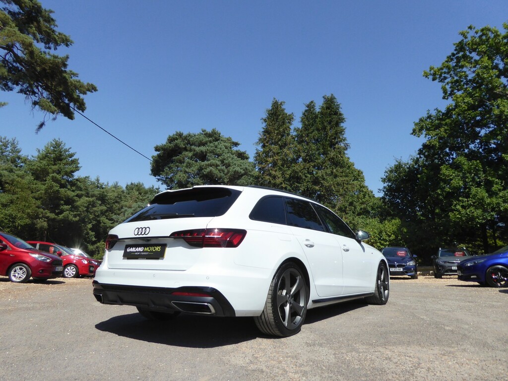 Audi A4 Avant 2.0 Tfsi 35 Black Edition White #4
