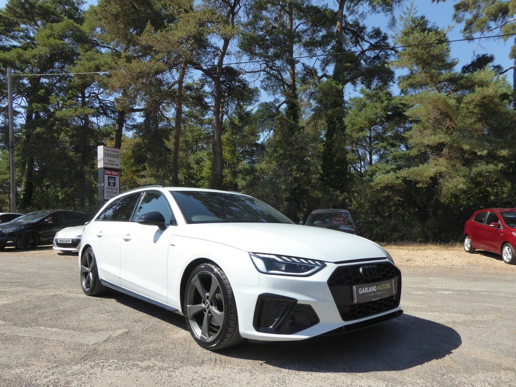Audi A4 Avant 2.0 Tfsi 35 Black Edition White #2
