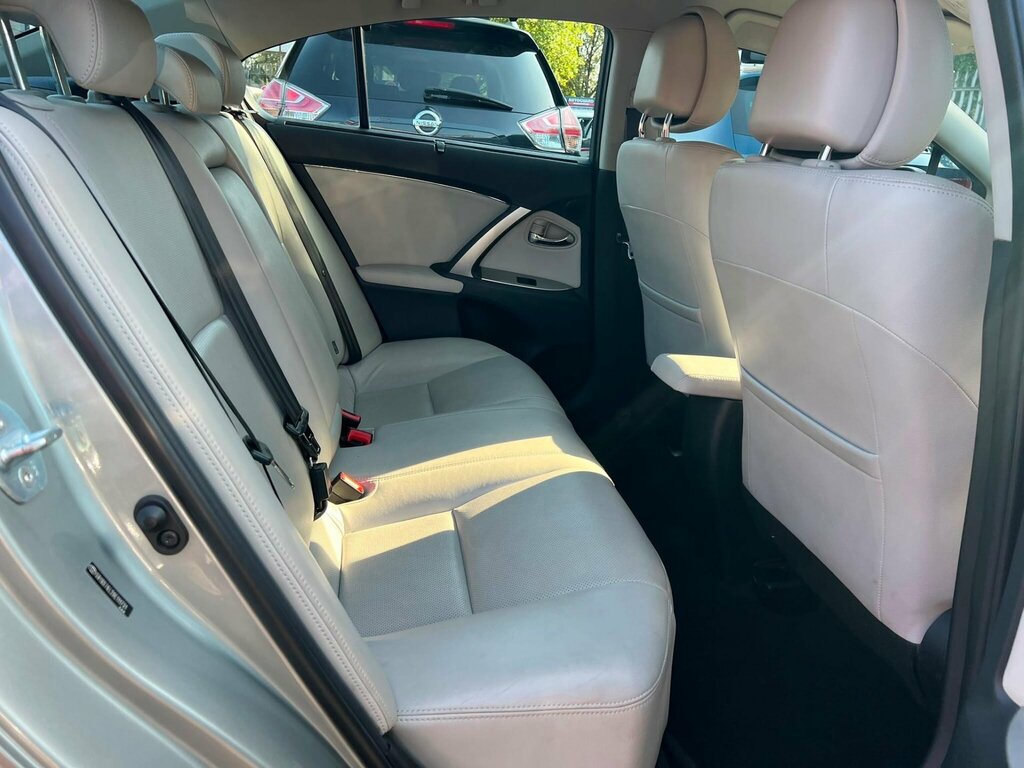 Toyota Avensis 1.8 V-matic T2 Multidrive S Euro 5 #8