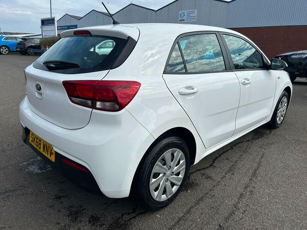 Kia RIO Hatchback 1.25 1 Euro 6 Ss 201868 White #4