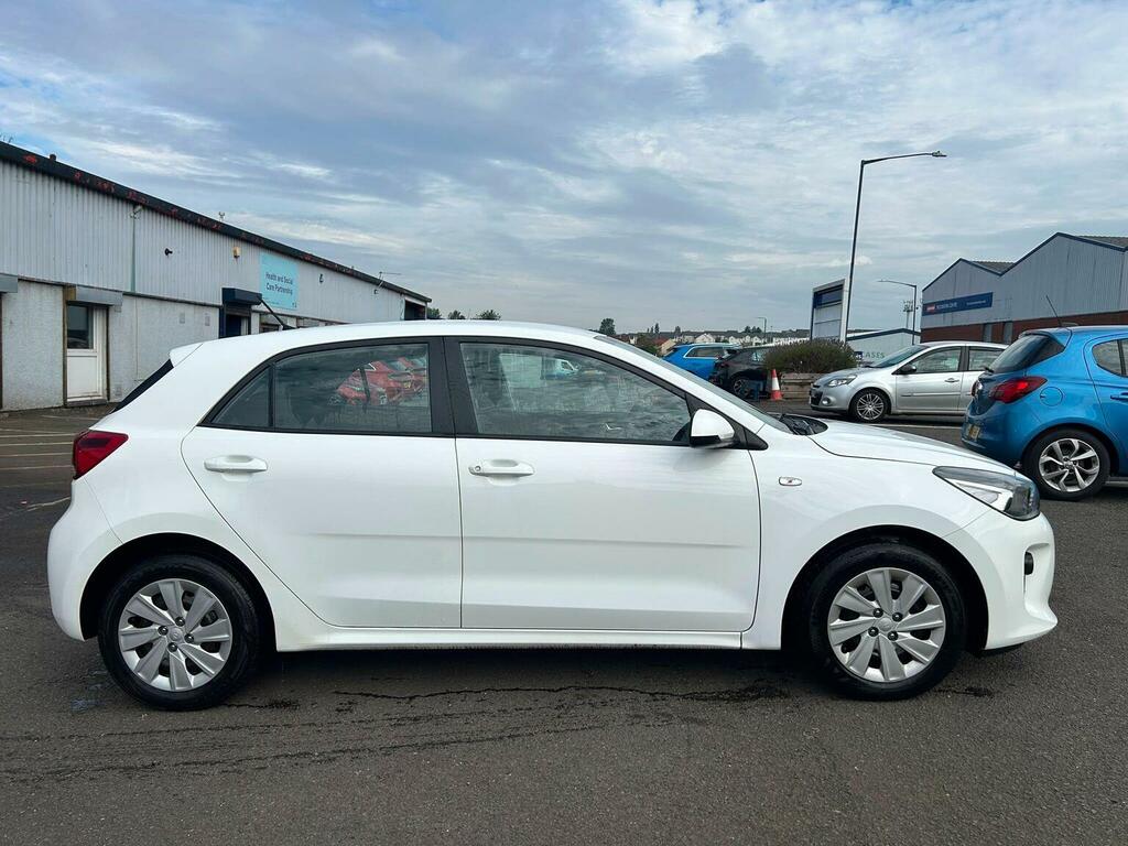 Kia RIO Hatchback 1.25 1 Euro 6 Ss 201868 White #3
