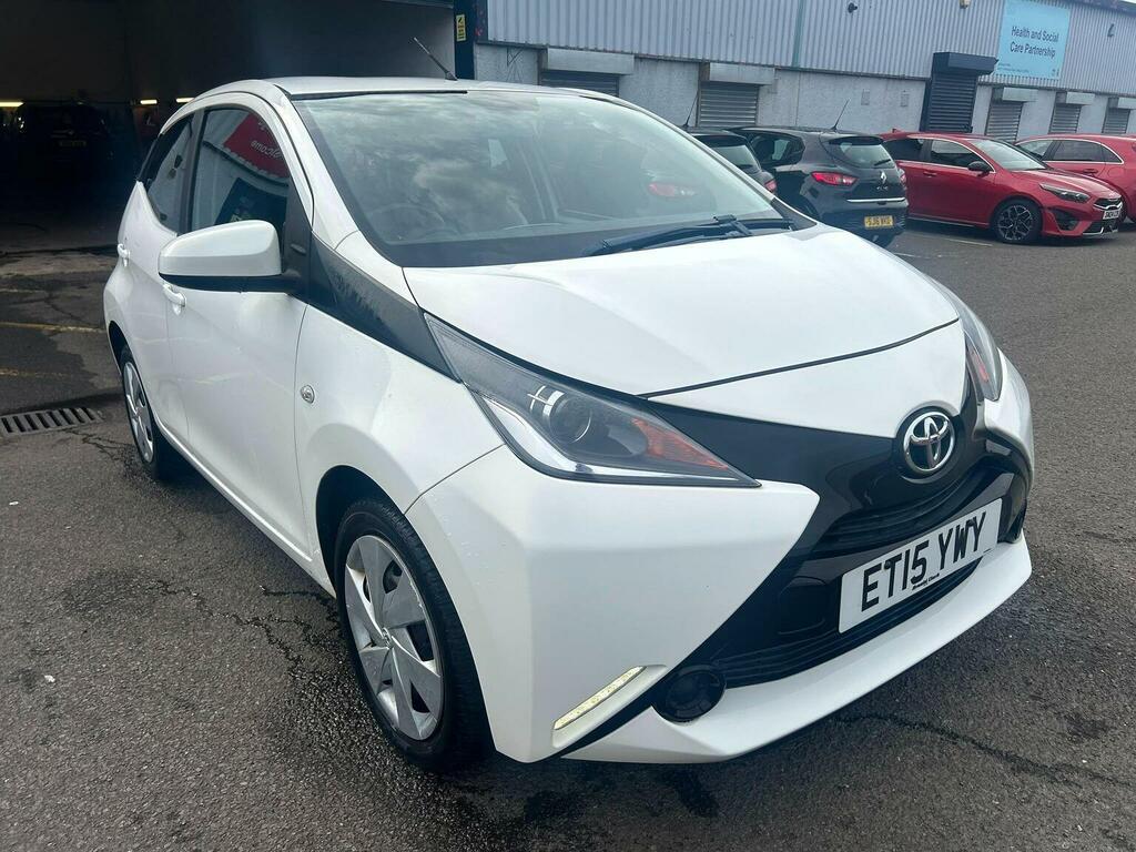 Toyota Aygo 1.0 Vvt-i X-play Euro 5 Euro 5 White #2