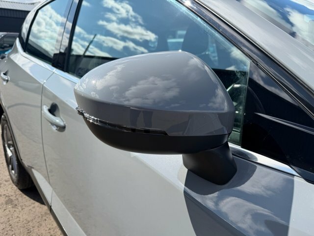 Nissan Qashqai 1.3 Dig-t Mhev N-connecta Suv Hybrid Xt Black #27