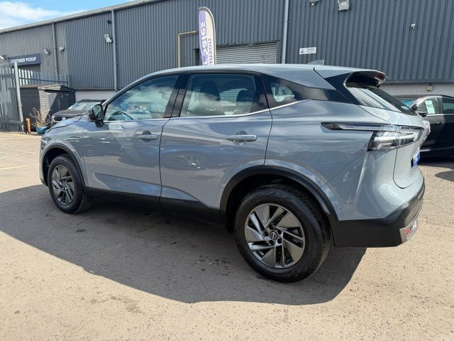 Nissan Qashqai 1.3 Dig-t Mhev Acenta Premium Suv Hybri Grey #5