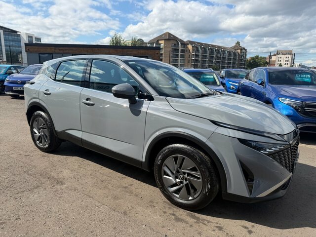Nissan Qashqai 1.3 Dig-t Mhev Acenta Premium Suv Hybri Grey #2