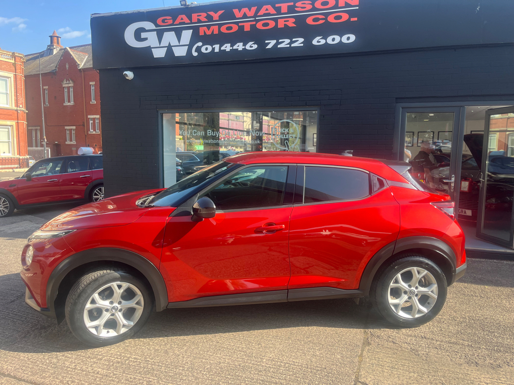 Nissan Juke Dig-t N-connecta Red #3