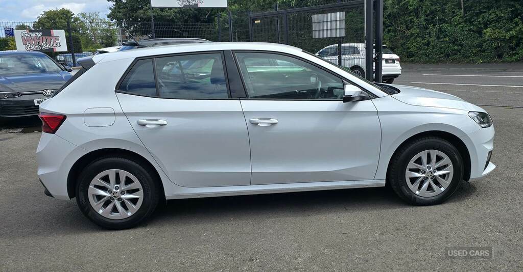 Skoda Fabia 1.0 Mpi 80 Se Comfort SJ23PUU White #2
