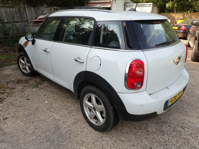 Mini Countryman Suv White #4