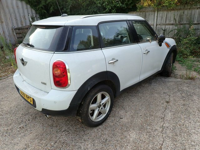 Mini Countryman Suv White #3