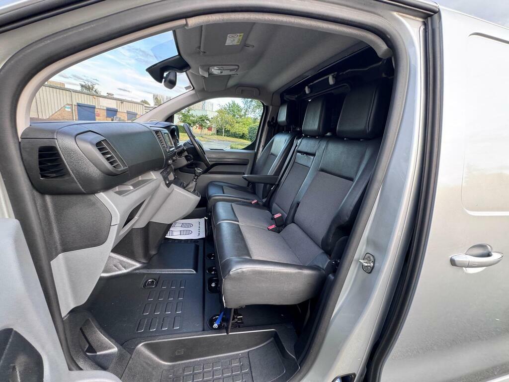 Toyota PROACE 1.6D 95 Comfort Van Silver #20