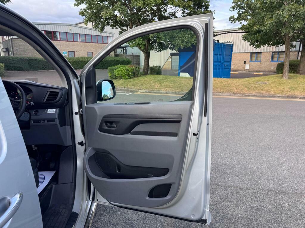 Toyota PROACE 1.6D 95 Comfort Van Silver #25