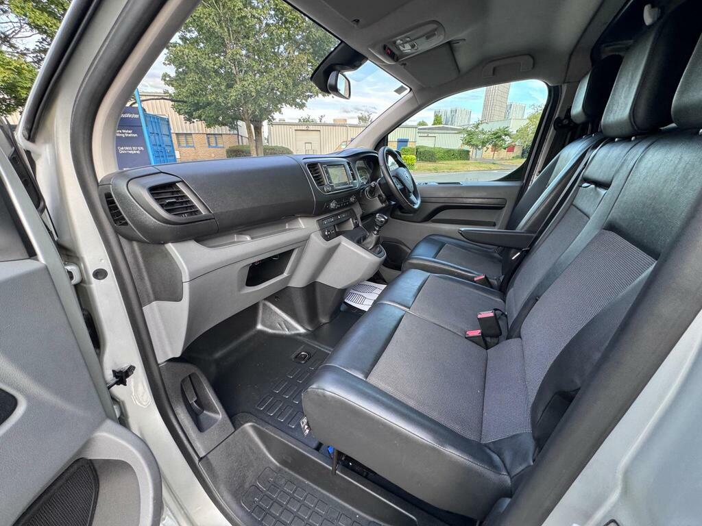 Toyota PROACE 1.6D 95 Comfort Van Silver #21