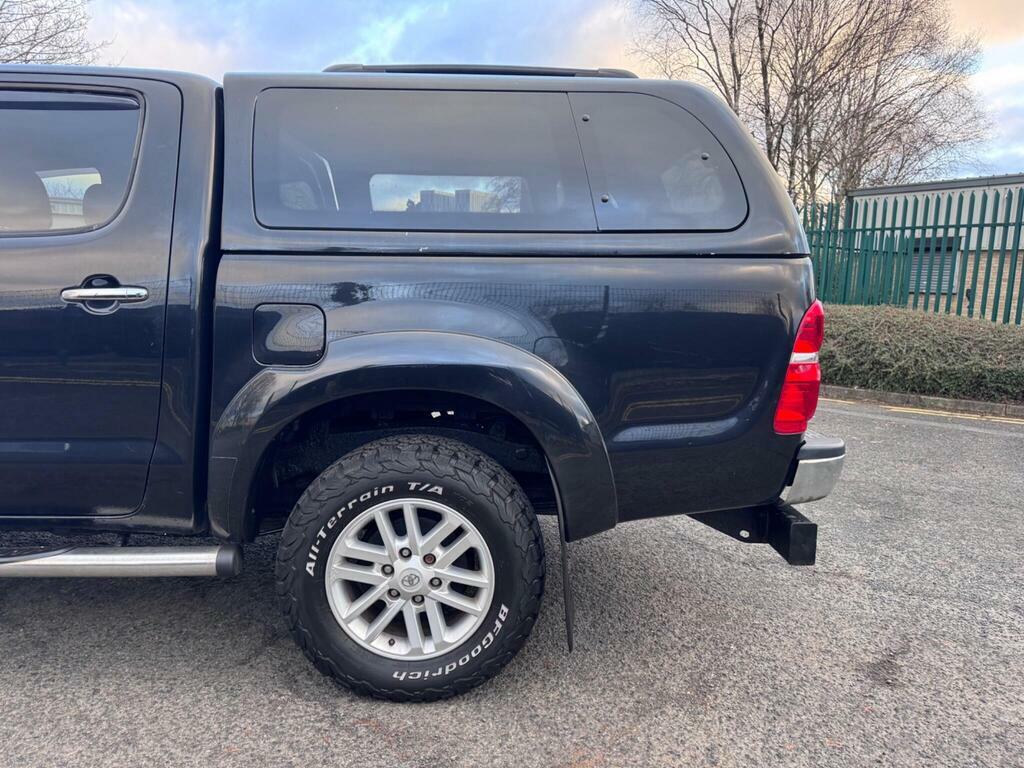 Toyota HILUX 3.0 D-4d Invincible 4Wd Black #5