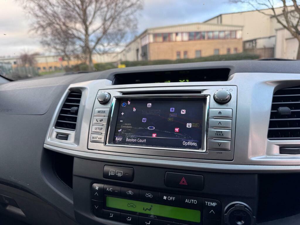Toyota HILUX 3.0 D-4d Invincible 4Wd Grey #34