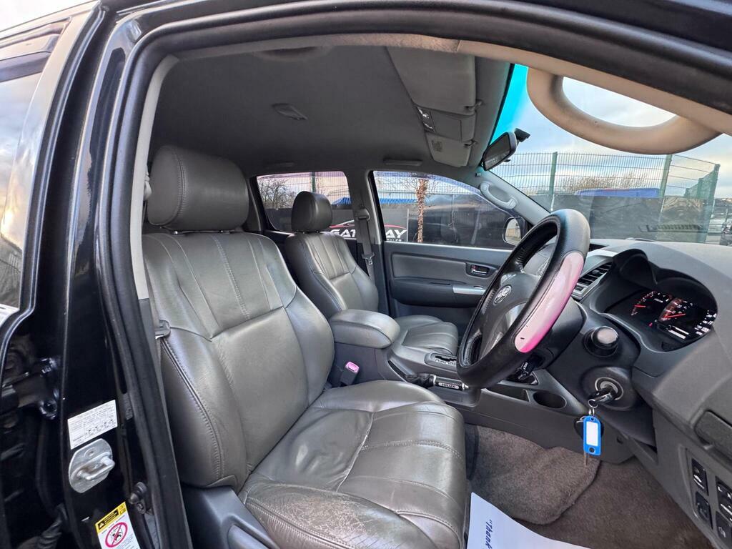 Toyota HILUX 3.0 D-4d Invincible 4Wd Grey #24
