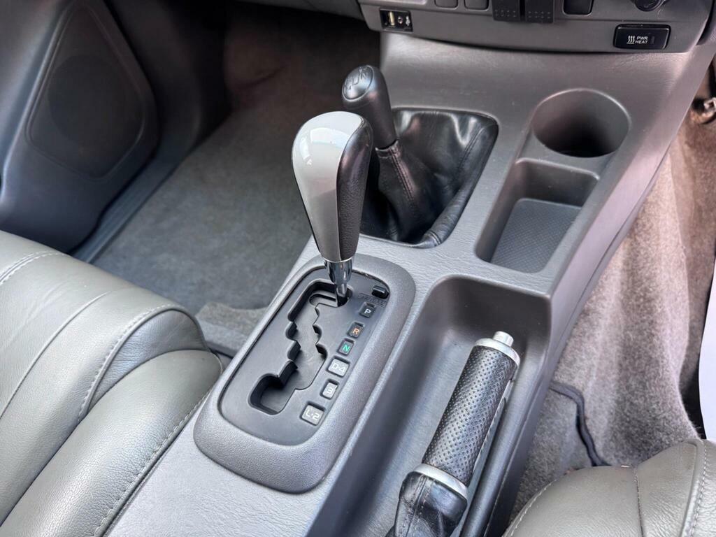 Toyota HILUX 3.0 D-4d Invincible 4Wd Grey #31
