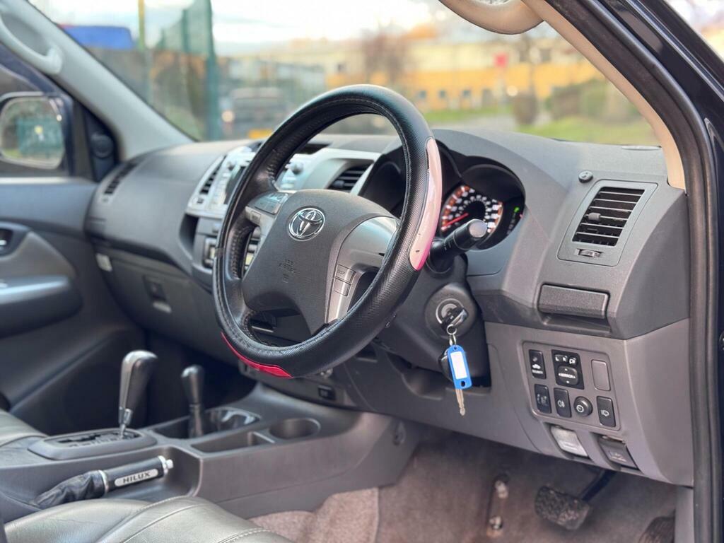 Toyota HILUX 3.0 D-4d Invincible 4Wd Grey #22