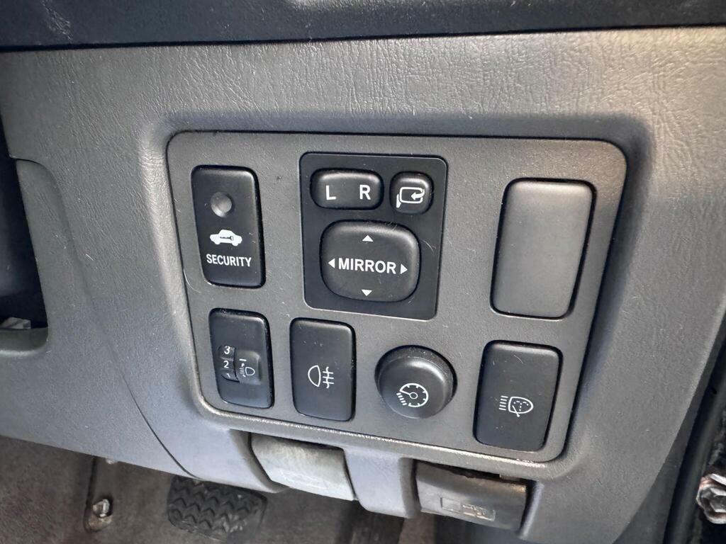 Toyota HILUX 3.0 D-4d Invincible 4Wd Grey #25