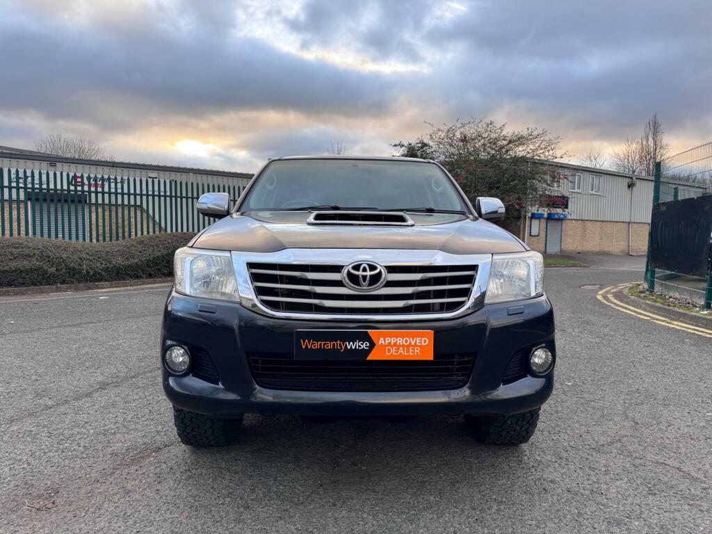 Toyota HILUX 3.0 D-4d Invincible 4Wd Black #2