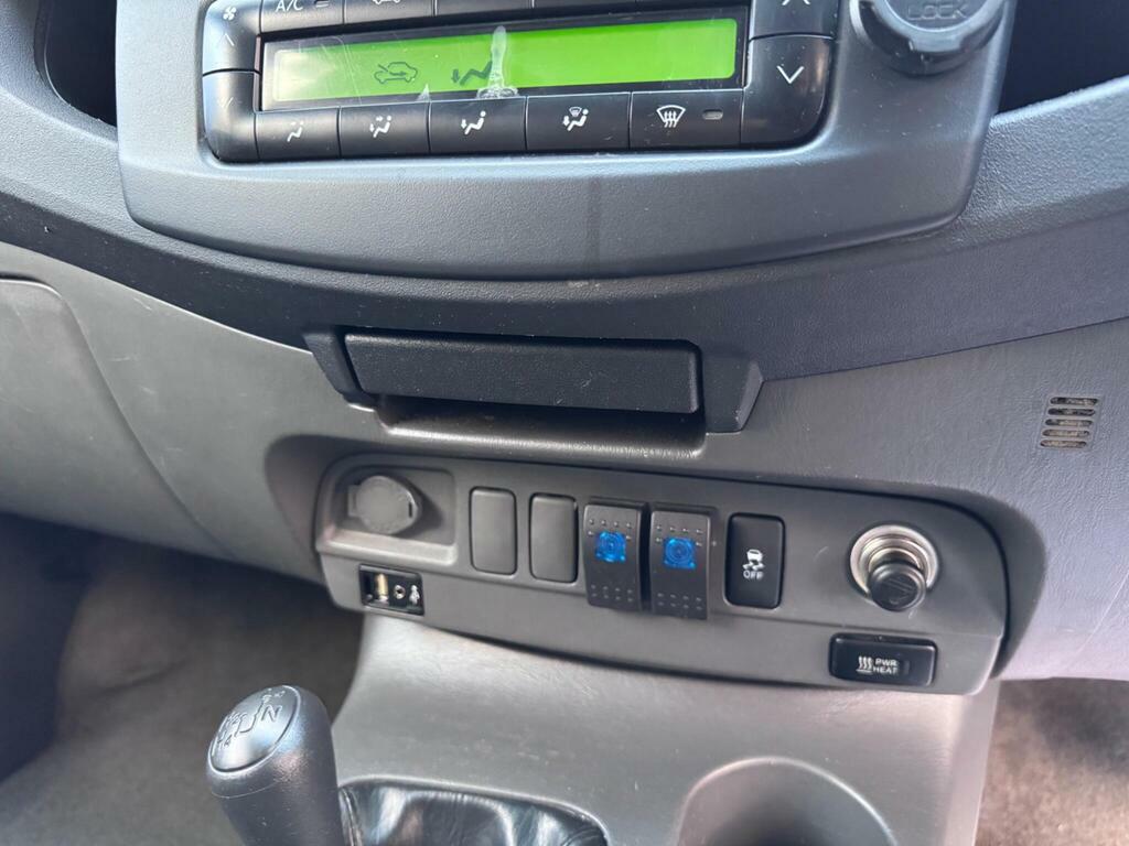 Toyota HILUX 3.0 D-4d Invincible 4Wd Grey #32