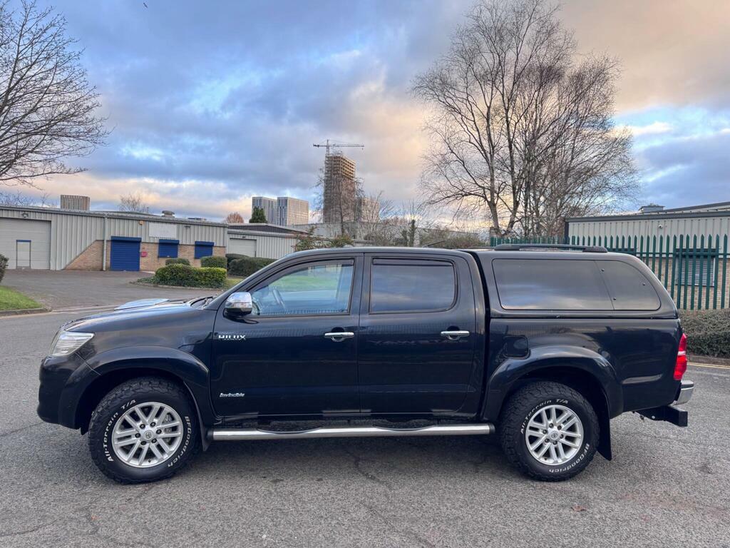 Toyota HILUX 3.0 D-4d Invincible 4Wd Black #4