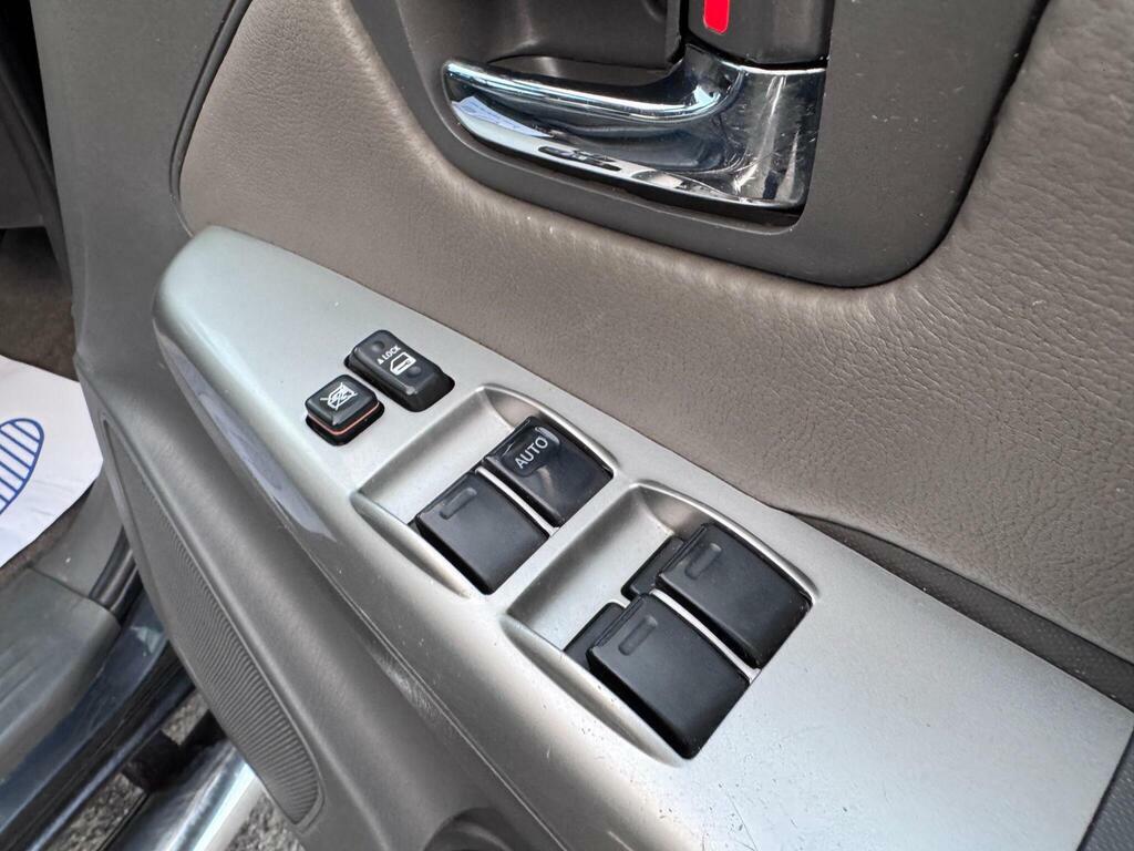 Toyota HILUX 3.0 D-4d Invincible 4Wd Grey #26