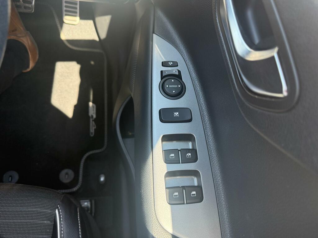 Kia Stonic 1.0 T-gdi Mhev Gt-line S Suv Hybrid Dct Black #10