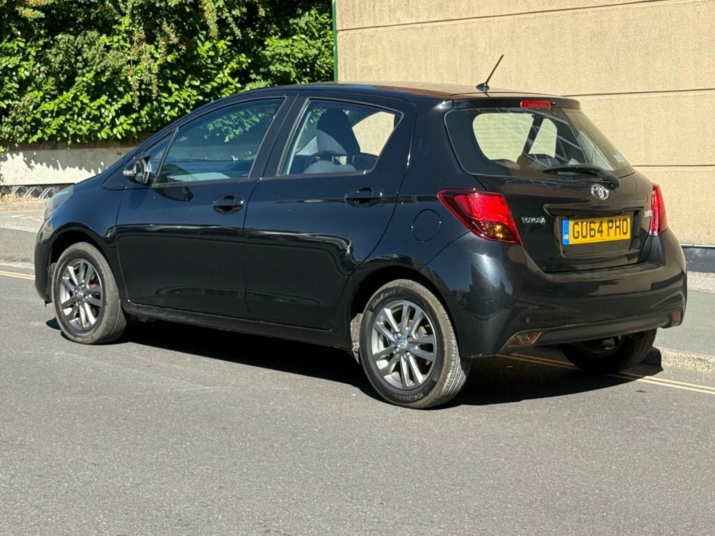 Toyota Yaris 1.3L Icon Black #4