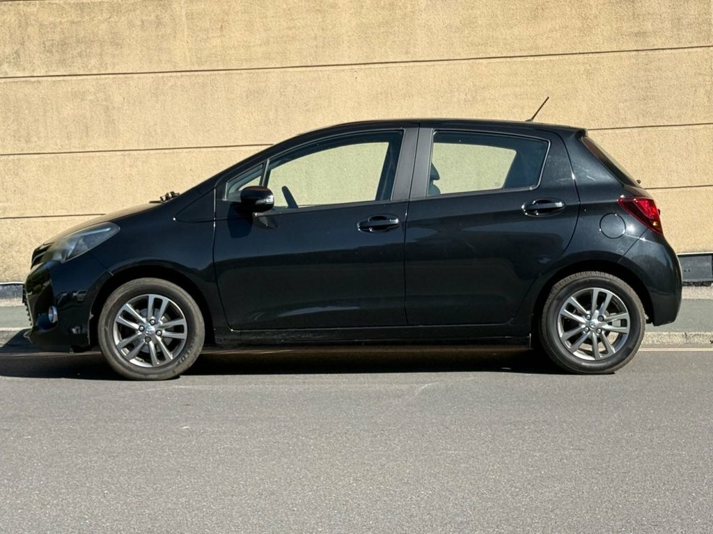 Toyota Yaris 1.3L Icon Black #3