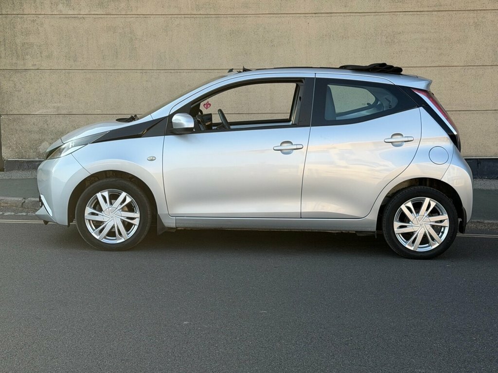 Toyota Aygo 1.0 Vvt-i X-clusiv 2 Tss Grey #4